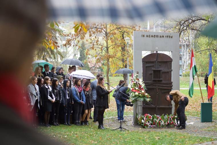 A visszaszerzett méltóság ünnepe – 1956-os megemlékezések Erdélyben