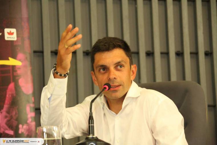 Saját példával buzdította helytállásra a román sportolókat Novák Eduárd sportminiszter