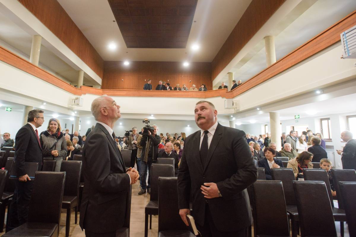 Balog Zoltán és Püsök Sándor Csaba lelkész a Kálvineumban •  Fotó: Biró István