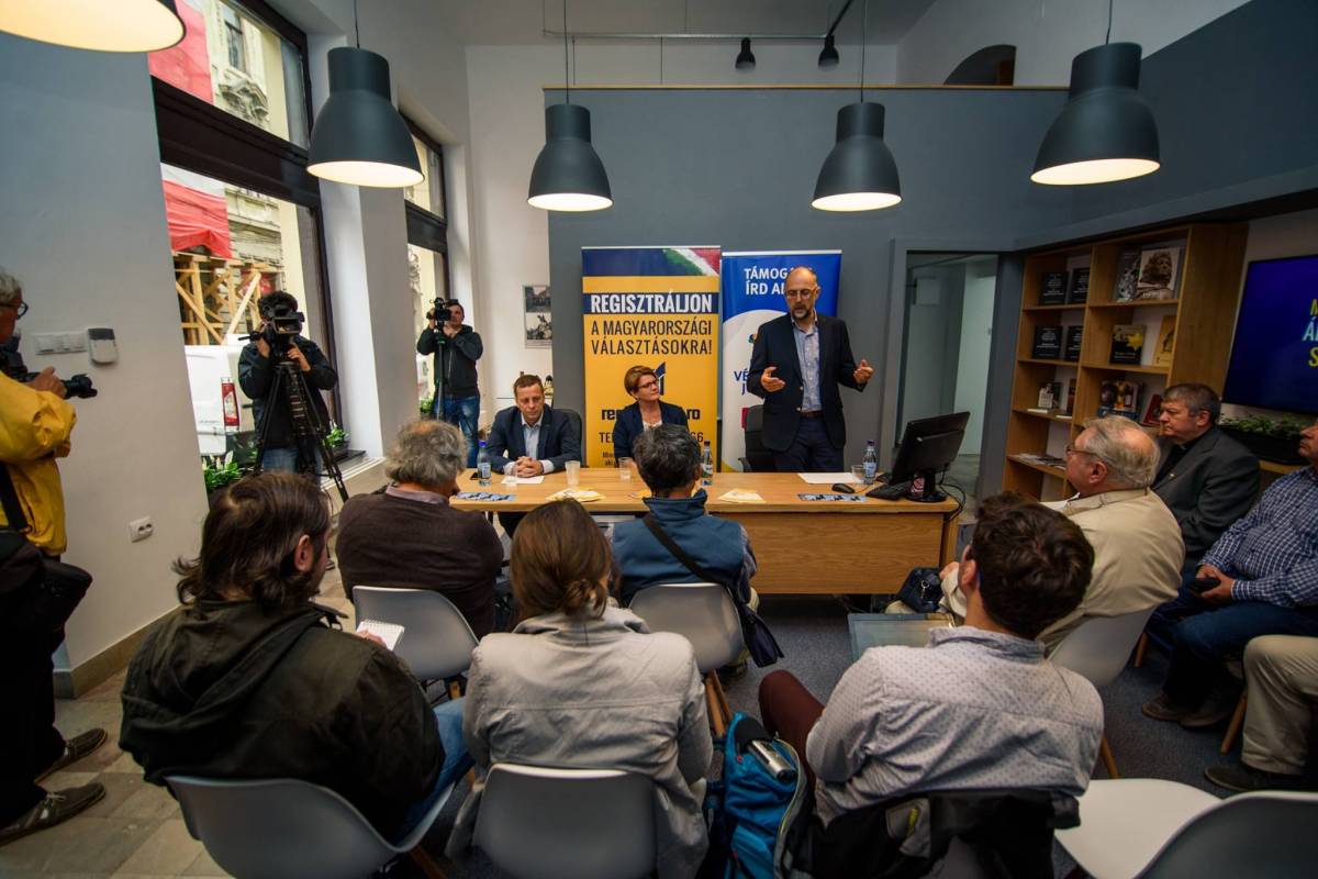 Helyszíni sajtótájékoztató •  Fotó: Facebook/RMDSZ
