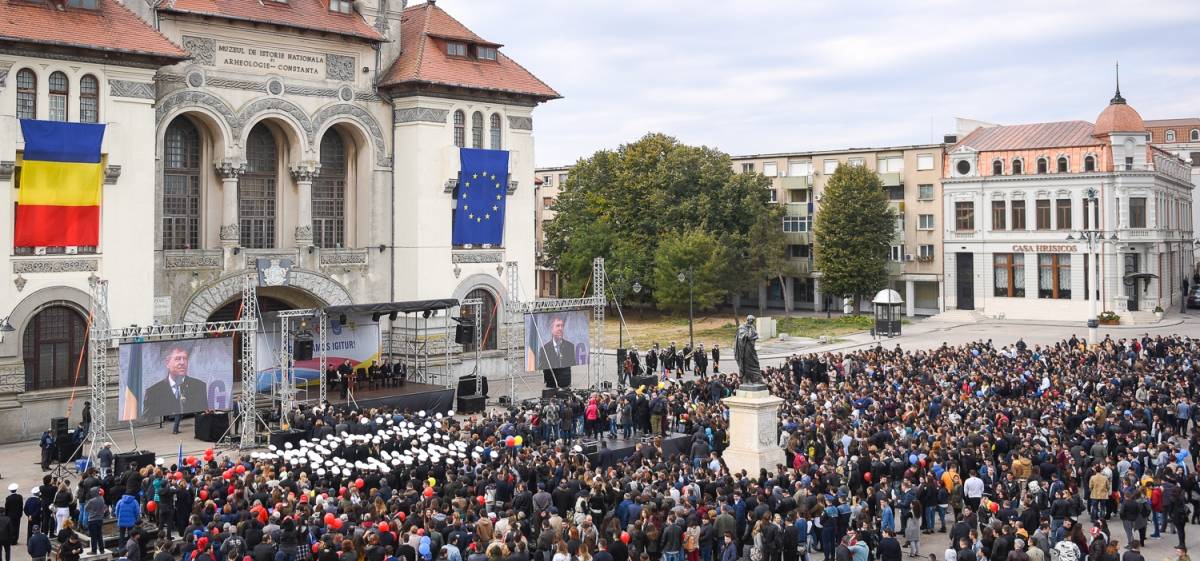 Klaus Johannis államfő a konstancai tanévnyitó ünnepségen vett részt &bullet;  Fotó: Presidency.ro
