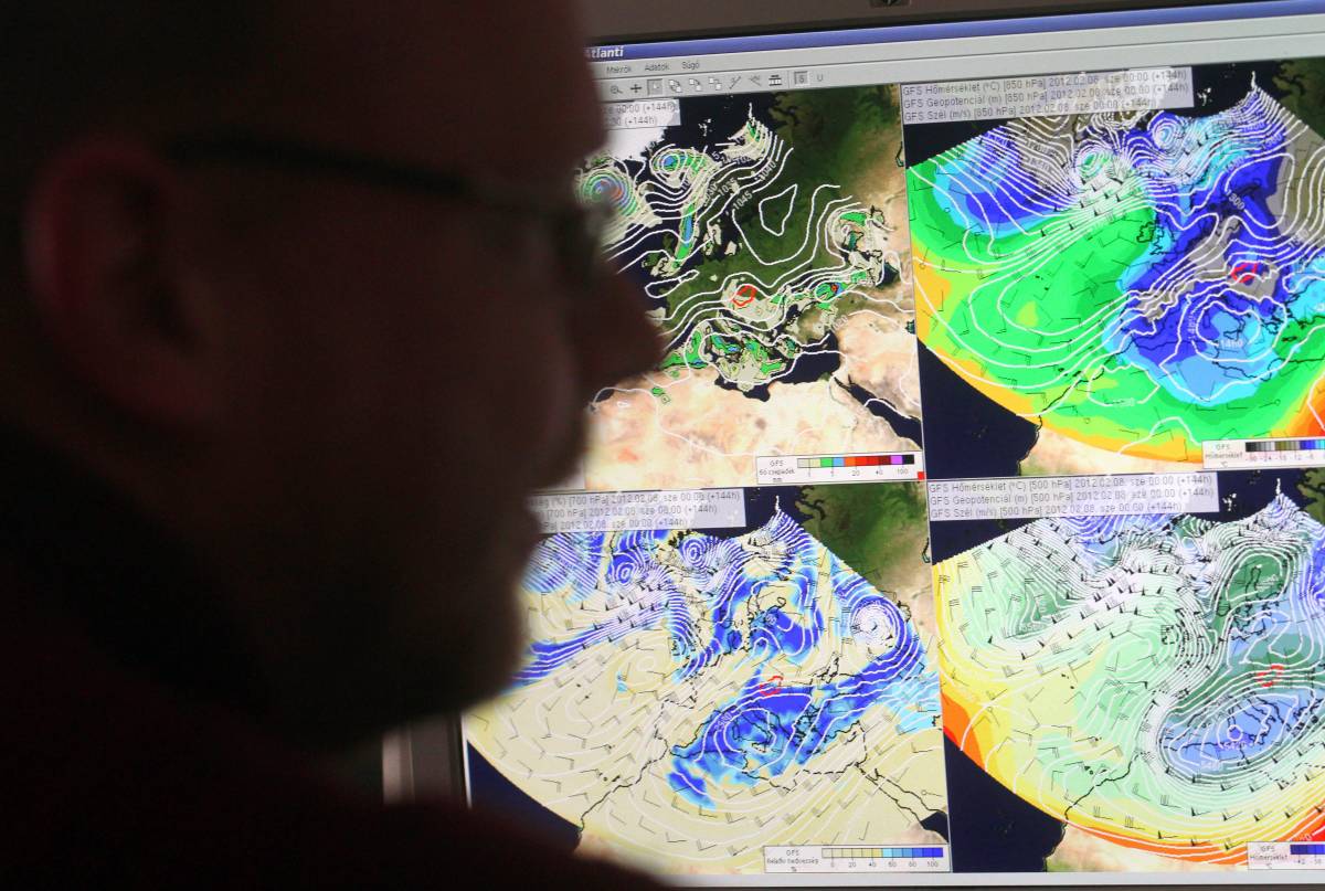 Nem új keletű technológia. Magyarországon közel tíz éve működik meteorológiai előrejelzésre épülő riasztórendszer &bullet;  Fotó: MTI