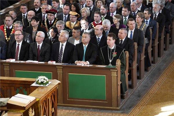 •  Fotó: MTI/Koszticsák Szilárd
