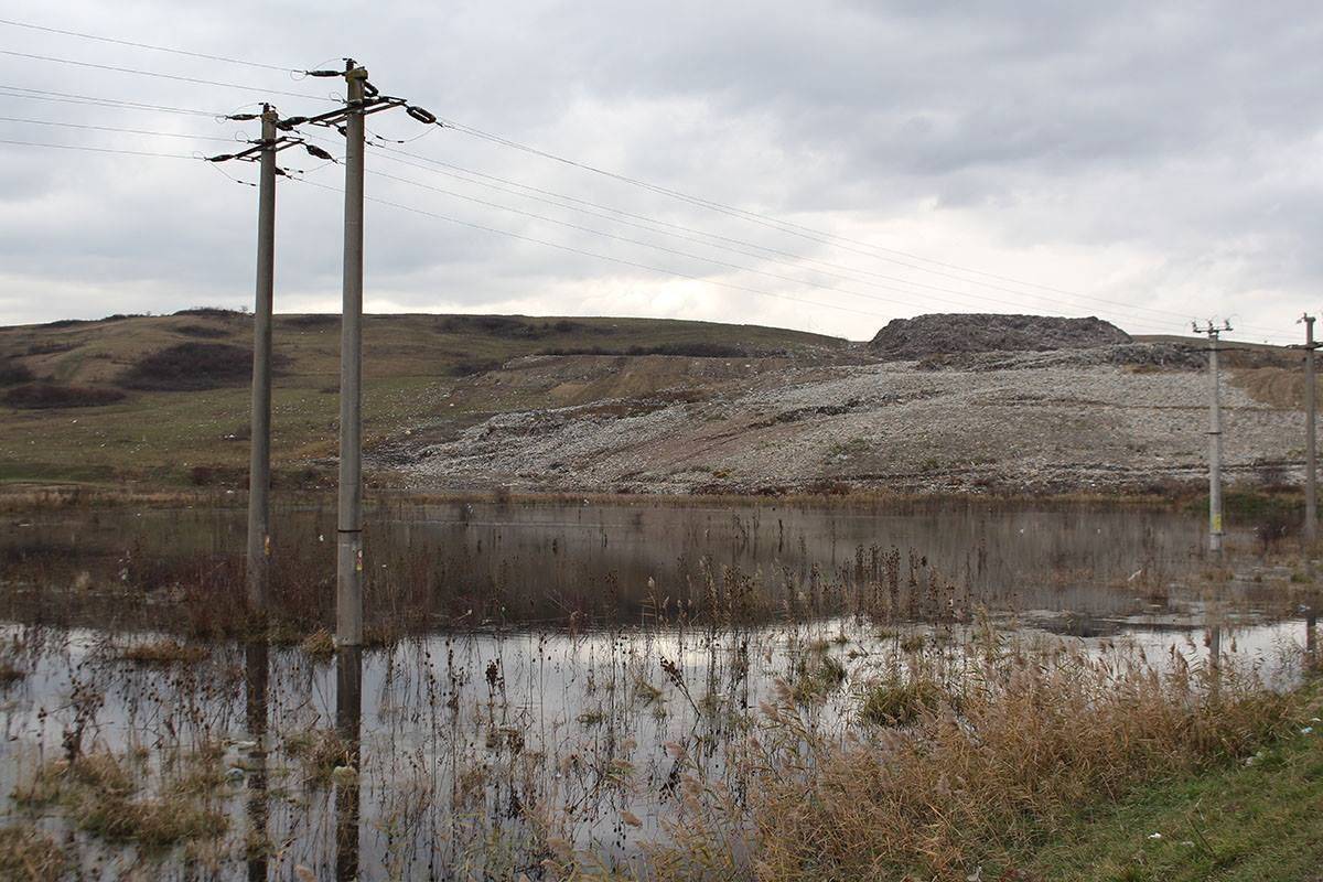 Csurgaléktó alakult ki a szeméttelep alatt &bullet;  Fotó: Szakáts István