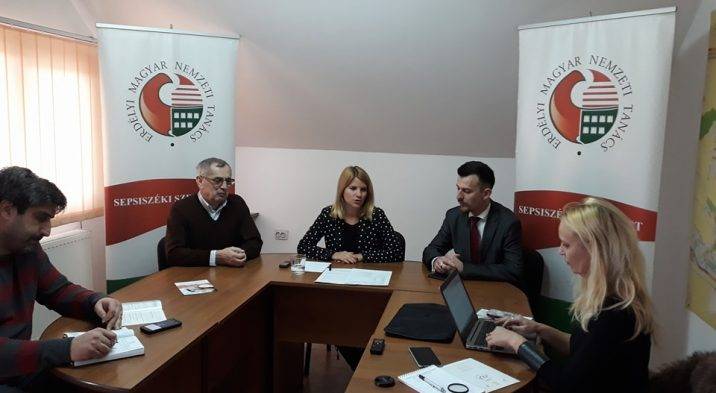 Országgyűlési választás: az EMNT több tízezer erdélyi magyart ért el regisztrációs kampányával