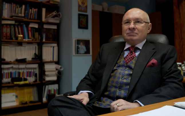 Megengedte a táblabíróság Mihai Lucannak, hogy állami kórházban dolgozzon