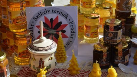 Székely termékeket kóstolgatnak a bukaresti parlamentben