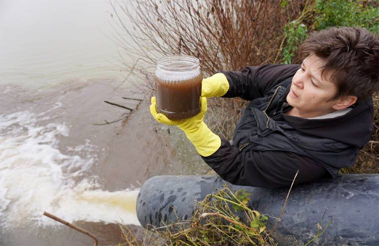 Bűnvádi eljárás indult az Unicarm vetési üzeménél történt folyószennyezés ügyében