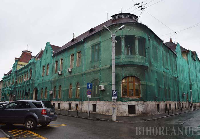 A Román Postának 220 ezer eurót kell fizetnie leromlott tulajdonáért •  Fotó: Ebihoreanul.ro