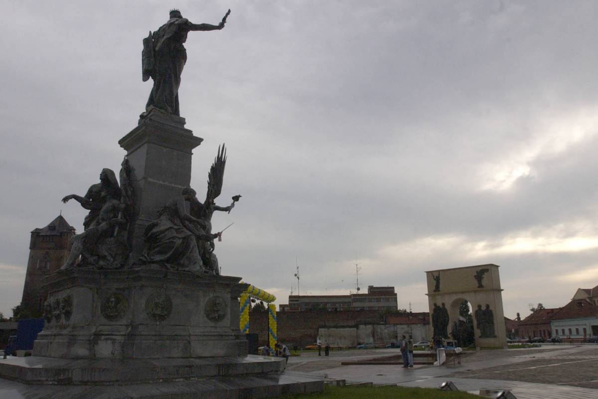 A Szabadság-szobor körüli térrendezést is akadályozza a közbeszerzési törvény •  Fotó: MTI