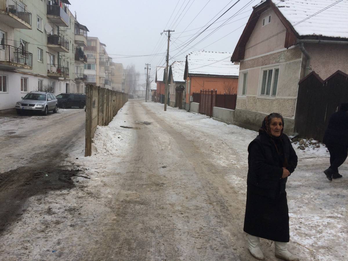 A helybeliek által „berlini falként” emlegetett építmény a ’80-as években készült (archív felvétel) &bullet;  Fotó: Bíró Blanka