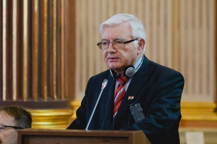 Surján László Aradon a román centenáriumról: el kell viselni a másik örömét és a másik bánatát