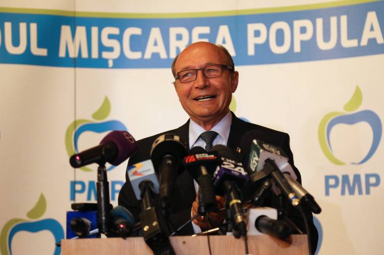 Băsescu: egyre több roma bűnözői klán tér haza