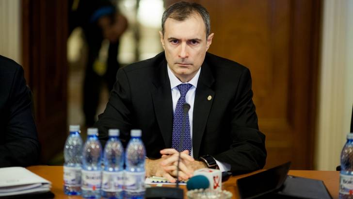 Volt SRI-s nagykutyákat hallgattak ki az Országos Korrupcióellenes Ügyosztályon