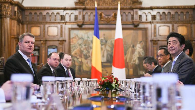 A japán kormányfő Bukarestben: Románia számára a legfontosabb gazdasági kihívás az infrastruktúrafejlesztés