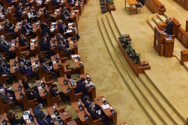 Felállt a Tudose-kormány, megcsappant a PSD–ALDE támogatottsága