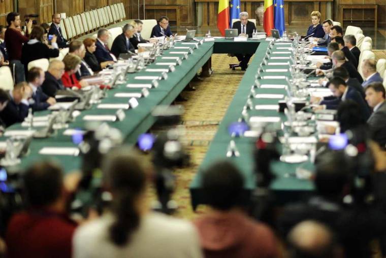 Kormányátalakításhoz vezethet a Dragnea és Tudose közötti rivalizálás