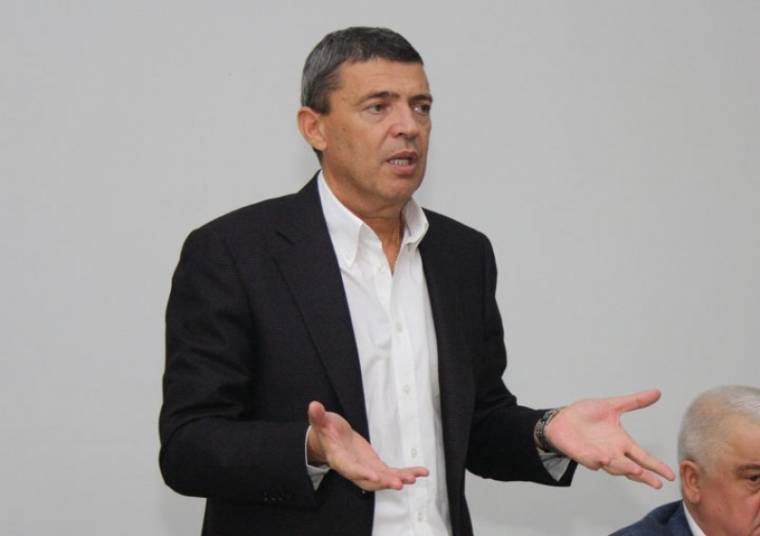 Vesztegetés elfogadásával és zsarolással gyanúsítják az exállamtitkárt