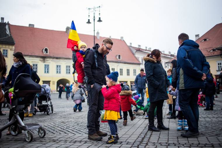 Szakértő: nem sérül a gyerek joga a tüntetésen