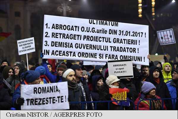 Btk.: ismét tízezrek vonultak utcára országszerte