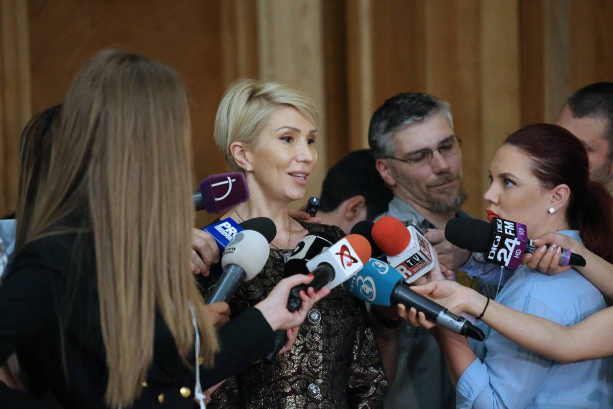 Raluca Turcan: mindegyik tárcavezetőnek elő kell állnia a leépítési tervvel. •  Fotó: MTI/Baranyi Ildikó