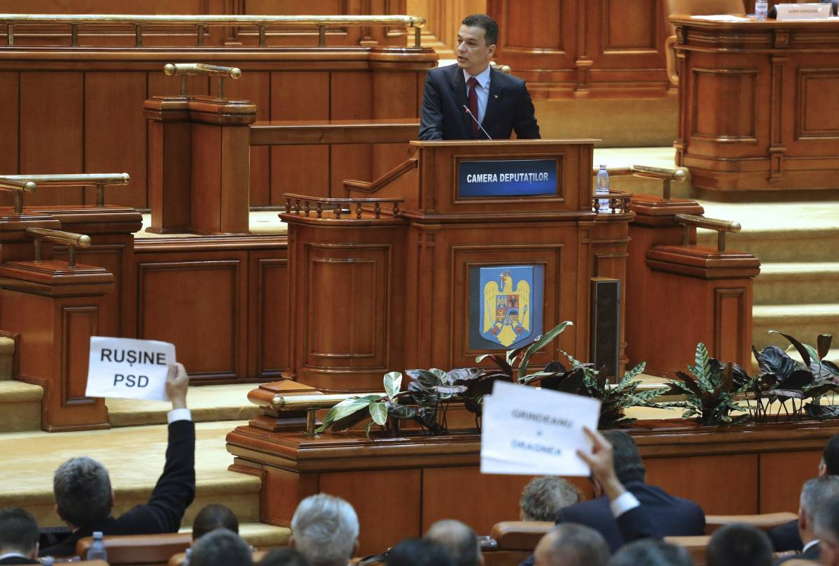 Grindeanu kifogásolta, hogy a honatyák többsége láthatóan szavazott a parlamentben a később megbuktatott kormányról •  Fotó: MTI/Baranyi Ildikó
