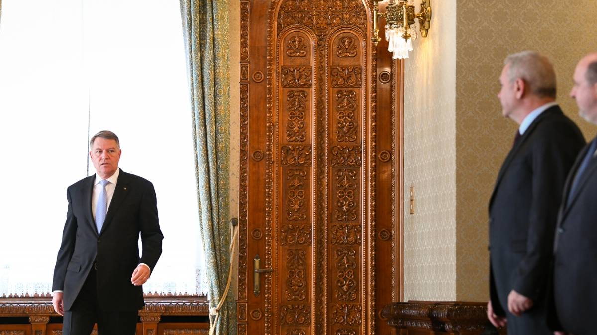 Egyelőre nem kér az új miniszterekből. Johannis szerint a koalíciónak inkább kormányoznia kellene a miniszterek „csereberélése” helyett •  Fotó: Presidency.ro