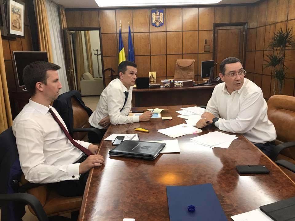 Kormányülés. Augustin Jianu, Sorin Grindeanu és Victor Ponta • Fotó: Victor Ponta Facebook-oldala
