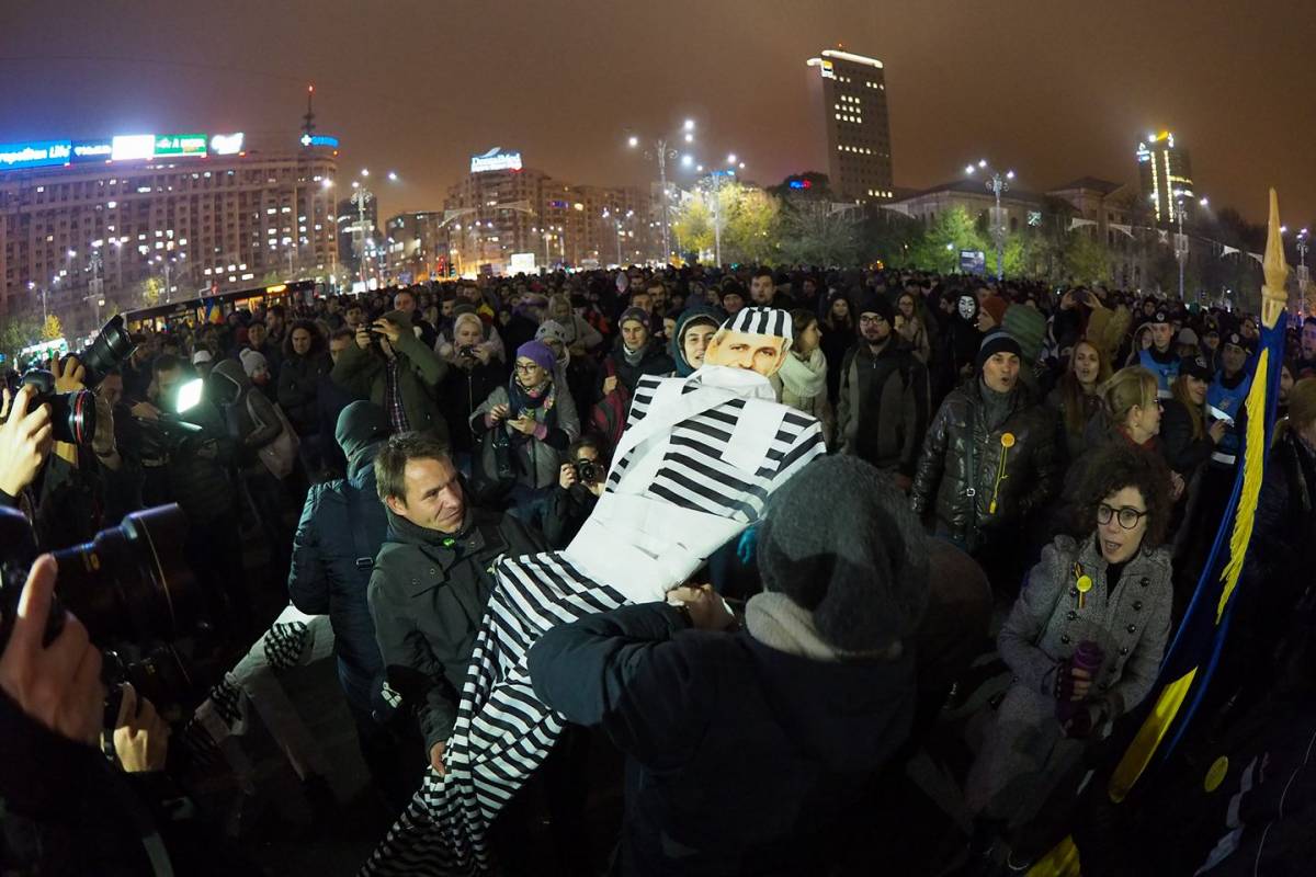Rabruhában ábrázolták Liviu Dragnea PSD-elnököt a bukaresti demonstrálók •  Fotó: Dan Mihai Bălănescu