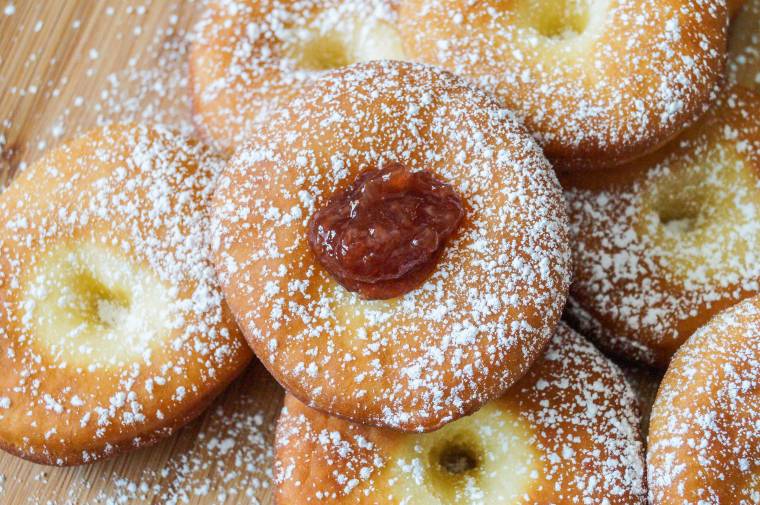 Szalagos, csöröge, tízperces – variációk farsangi fánkra
