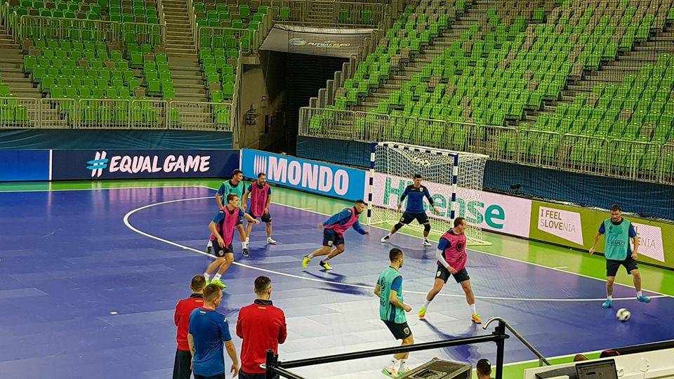 A román válogatott edzése a Stožice Arénában •  Fotó: Facebook/Federația Română de Fotbal