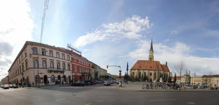 Lezárják a kolozsvári Főtér nyugati oldalát