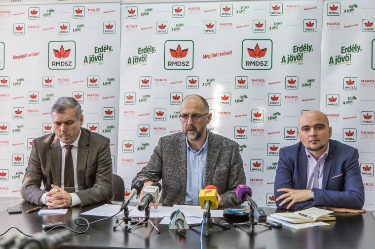 Iskolaügy: Kelemen perverz, szekus módszereket emleget