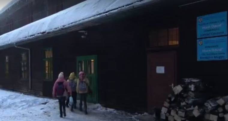 Elkezdődött a tanítás Kommandón a tűzvész után