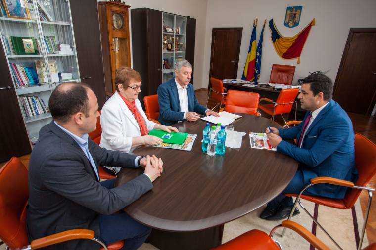 A prefektus visszavág: a román nyelv is védelemre szorul a magyarral szemben