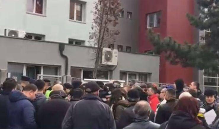 Dulakodás a Kolozs megyei gépjárműbejegyzési hivatalnál