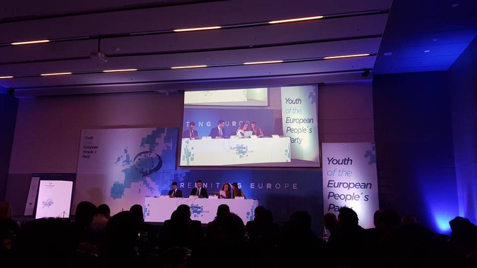 &bullet;  Fotó: A Miért Facebook-oldala