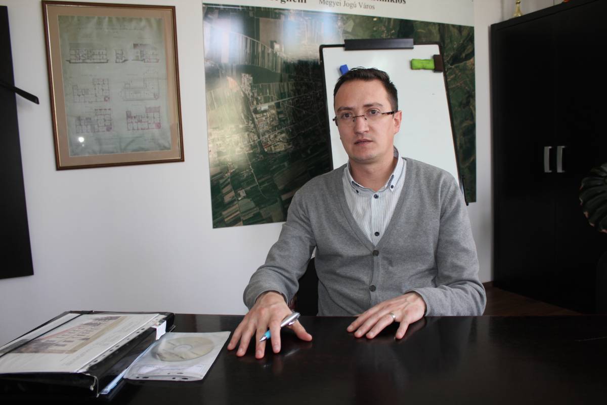 Nagy Zoltán, Gyergyószentmiklós polgármestere. Reméli, hogy jövőben jobb ütemben fog fejlődni a város. Archív 