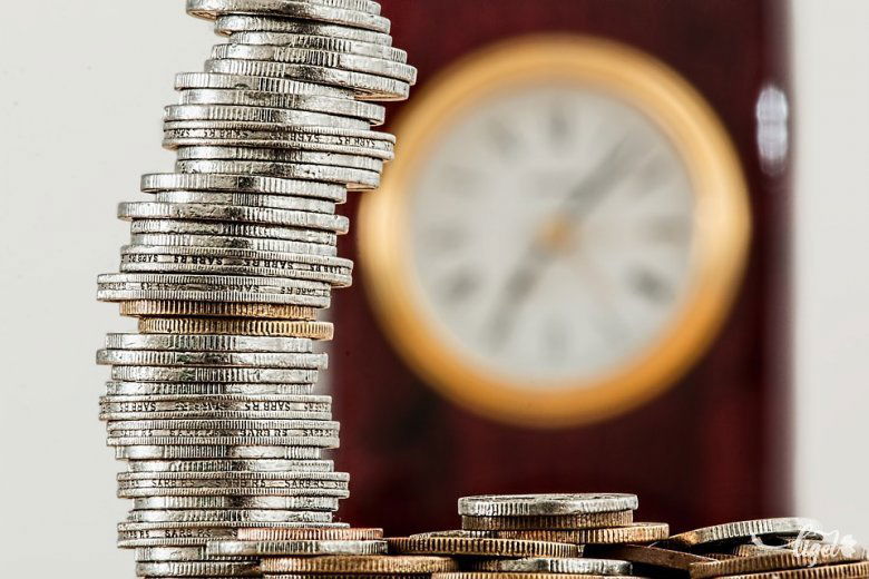 Szakértők szerint már csak idő kérdése, míg búcsút mondhatunk a fizikai valóságként is létező pénznek •  Fotó: Pixabay.com