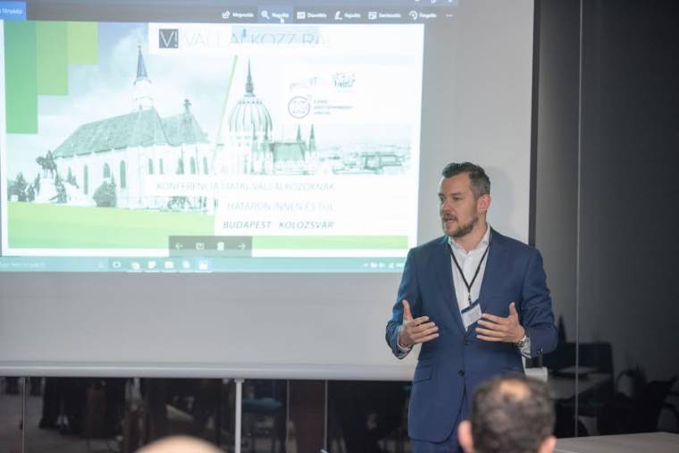 Önálló szervezetet alapítana fiatal vállalkozóknak a Miért