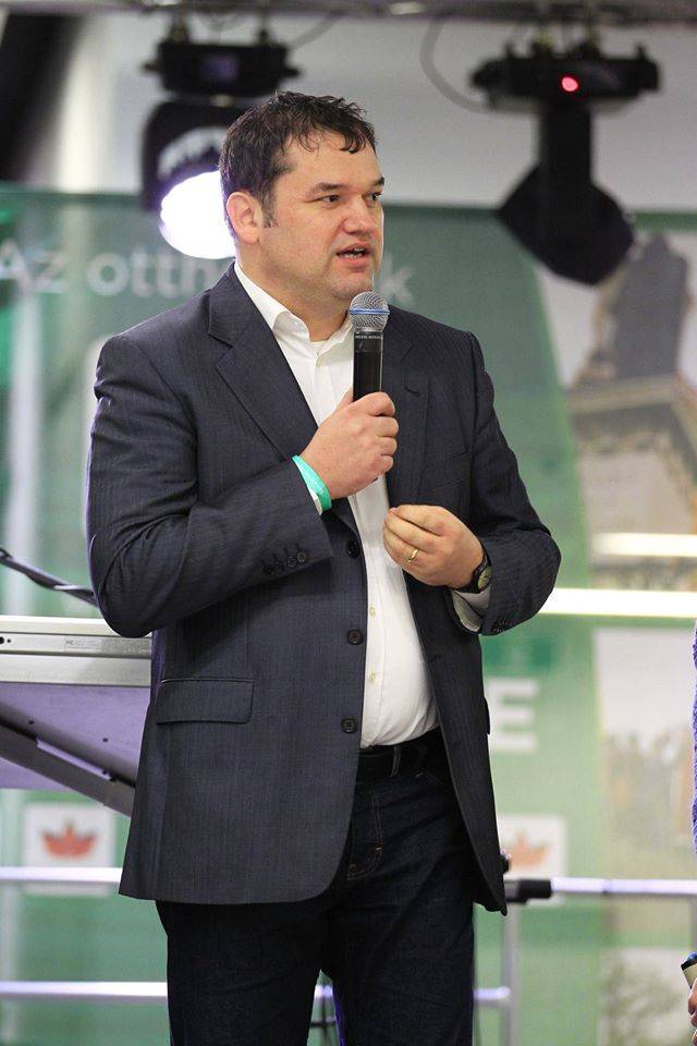 A képviselőház előtt a bajba jutott hiteleseken segítő törvénytervezet