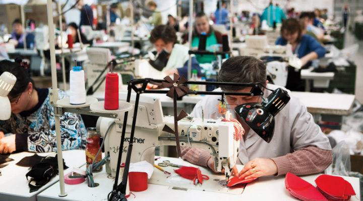 Megsínyli a minimálbér emelését a romániai könnyűipar