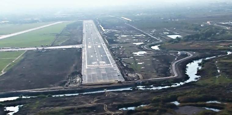 Önerőből, bankhitel segítségével építené meg a brassói repteret a megyei tanács