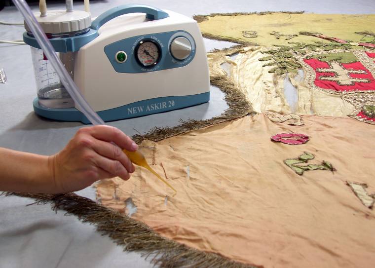 Román szakértő restaurálja Sepsiszentgyörgy 1848-as lobogóját