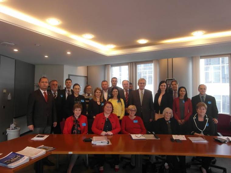 KMAT: autonómiapolitikává kell szélesíteni a kisebbségpolitikát