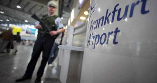Terrorgyanú miatt elfogtak egy román állampolgárt Frankfurtban