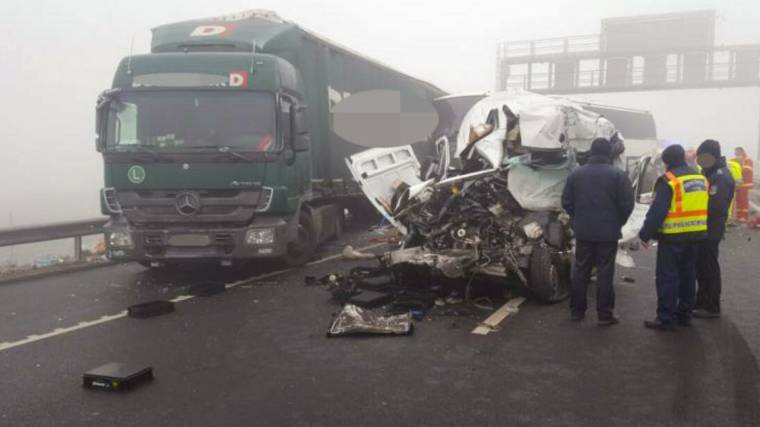 Tömegkarambol a nagylaki autópályán halottakkal