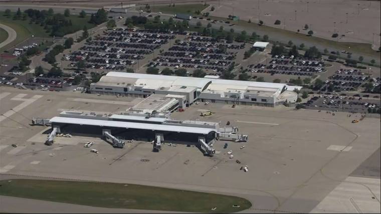 Terrorakciónak minősítették a michigani reptéren történt késelést