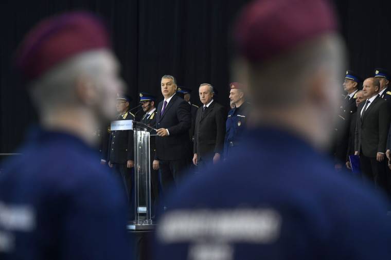 Orbán: nem engedhetünk a migránsok követelésének