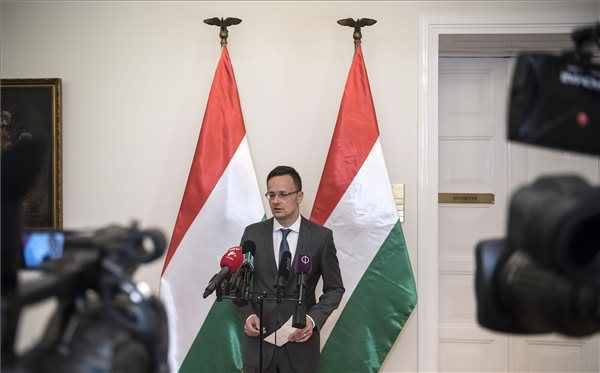 Szijjártó szerint Ukrajnának fájni fog az oktatási törvény elfogadása
